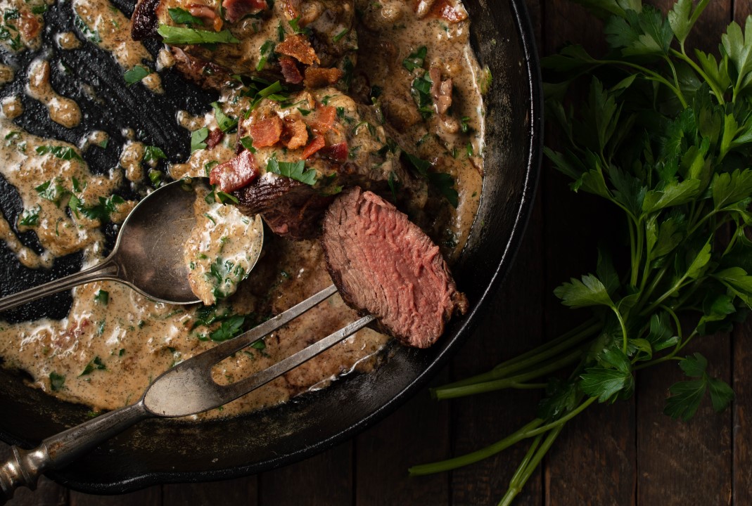 Steak with Vanilla Bacon Sauce Recipe / Keto Friendly