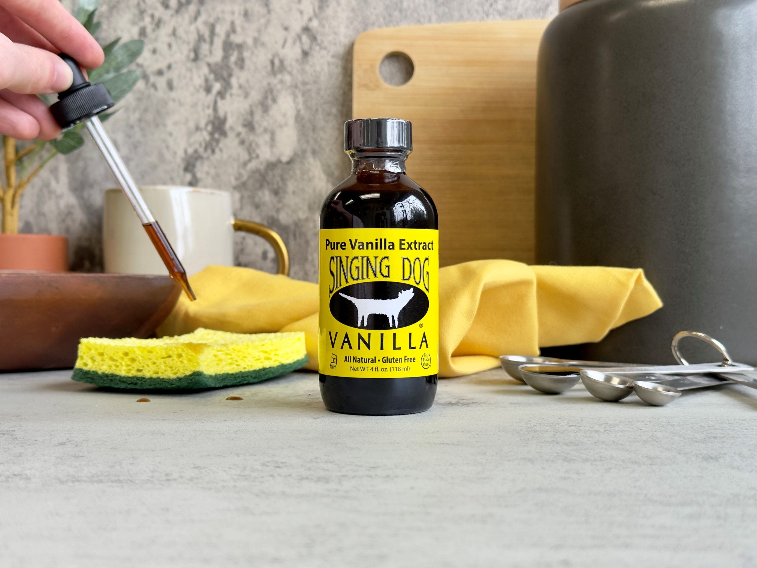 Surface cleaner made for Cleaning with Vanilla Extract